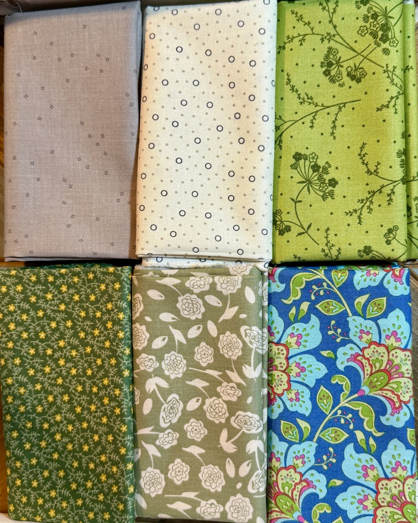 Fat Quarter - Bespoke Bundle - Seagrass
