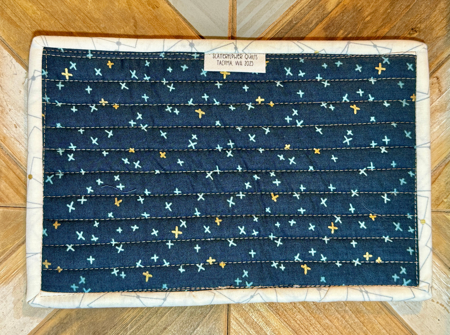 Tea Mat/Mug Rug - Geese - White/Navy